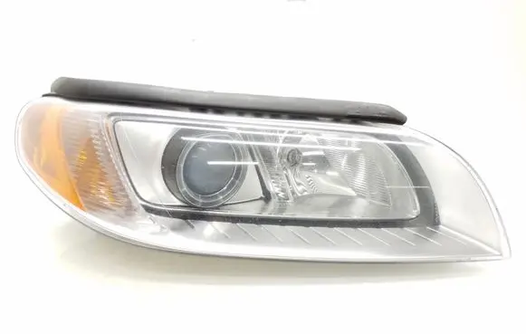 Volvo S80 Headlight/headlamp 8693923