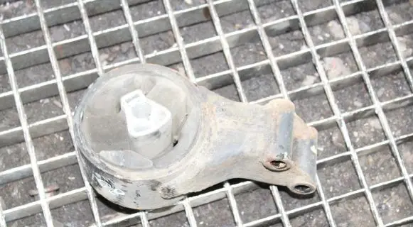 Chevrolet Orlando Gearbox mount