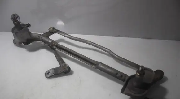 Mazda 5 Front wiper linkage 