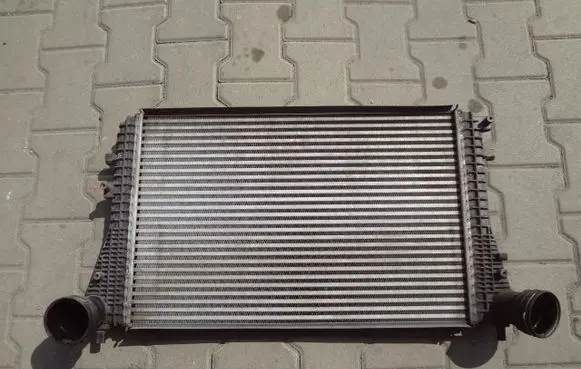 Volkswagen Golf V Intercooler radiator
