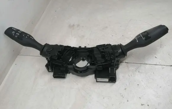 Toyota RAV 4 (XA40) Wiper turn signal indicator stalk/switch 17F744
