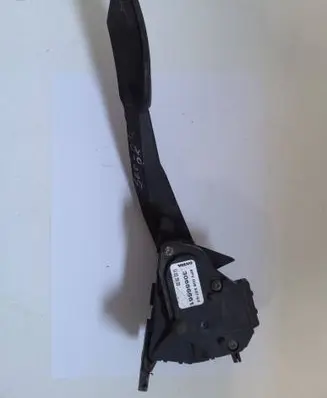 Volvo S60 Accelerator throttle pedal 6PV00853703 30666661