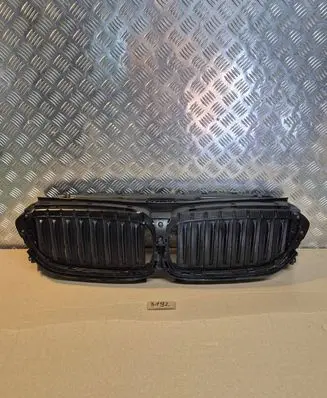 BMW 3 G20 G21 Front grill 18715610