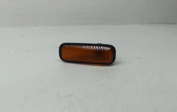 Honda Legend III KA9 Front fender indicator light 6R01391