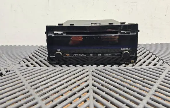 Toyota Prius (XW30) Radio/CD/DVD/GPS head unit 8612047230 020131 FGPK003956EC