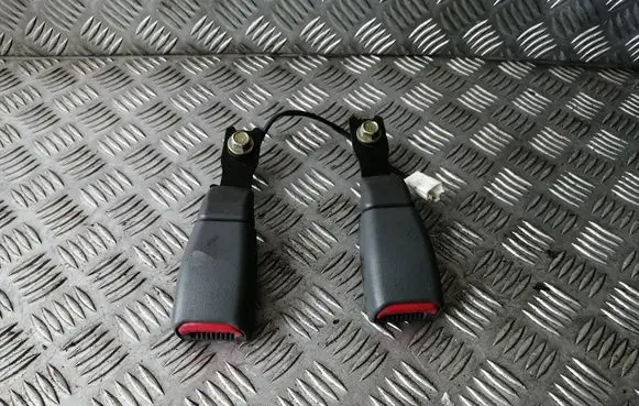 Hyundai Santa Fe Front seatbelt buckle 