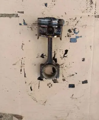 Honda Civic Piston with connecting rod