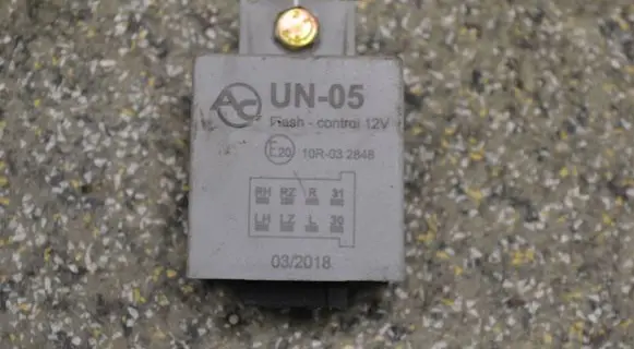 Volkswagen Golf IV Tow bar relay 10R032848