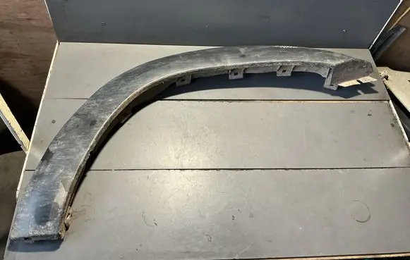 Nissan Terrano Rear arch trim 938277F000