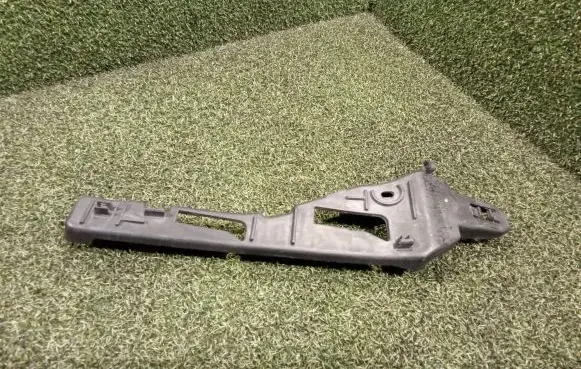 Porsche Cayenne (92A) Front bumper mounting bracket 7P5807049