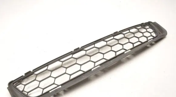 Volvo C30 Front bumper lower grill 31298075