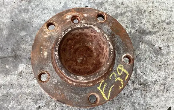 BMW 5 E39 Front wheel hub