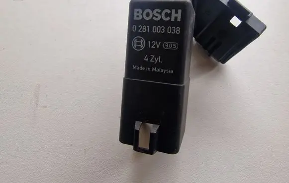 Skoda Octavia Mk2 (1Z) Other relay 0281003038