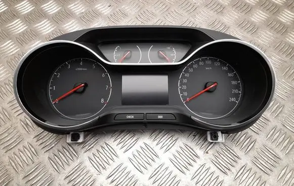Speedometer (instrument cluster)
