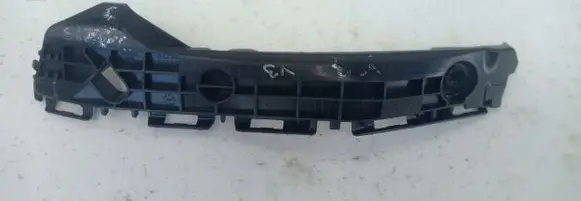 Rear bumper trim bar molding