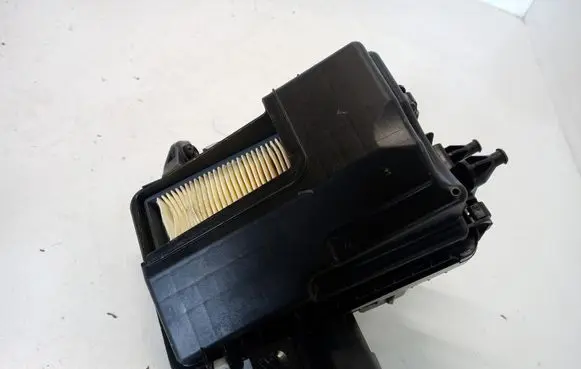 Air filter box