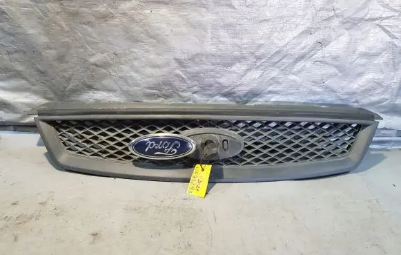 Ford Focus Front bumper upper radiator grill 4M518200AJ