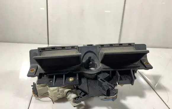 Audi A6 S6 C5 4B Tailgate/trunk/boot exterior handle 8D9827565H