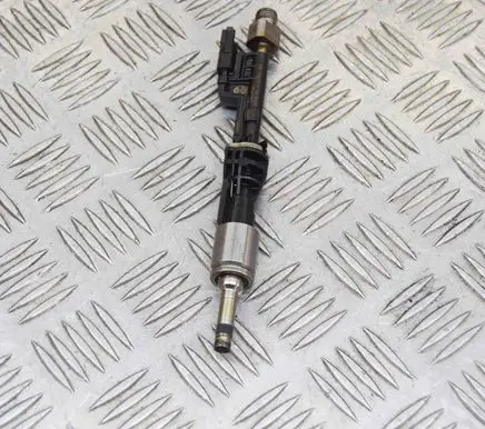 BMW 3 E92 E93 Fuel injector 7568607 0261500063