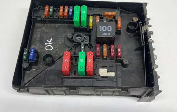 Volkswagen Golf Plus Fuse module 1K0937125A 01718307