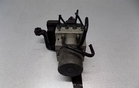 BMW 5 F10 F11 ABS Pump 6856841