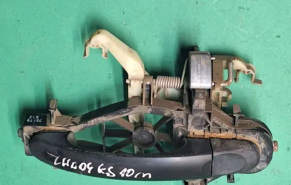 Volkswagen Caddy Front door exterior handle 2K0843351