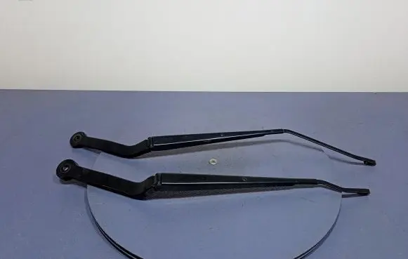 BMW X5 F15 Front wiper blade arm 7304071