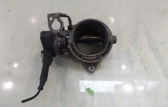 BMW 5 E39 Throttle valve
