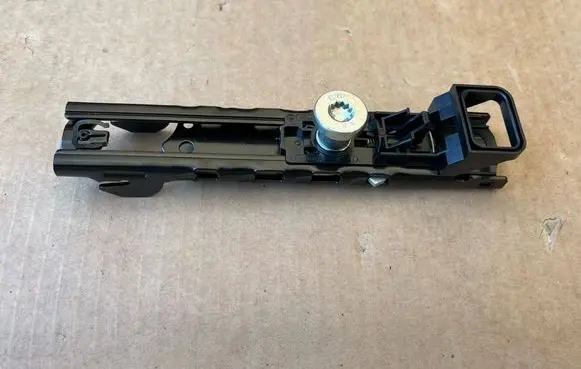 Audi A6 S6 C8 4K Seat belt adjustment rail 626137900F