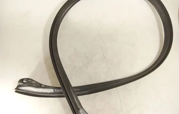 Mercedes-Benz Sprinter W906 Rubber seal front coupe door window A9066970998