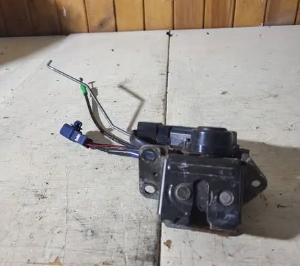 Toyota Corolla E120 E130 Loading door lock 