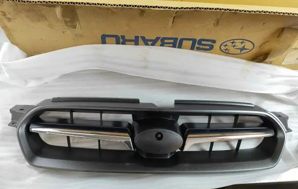 Subaru Legacy Front bumper upper radiator grill 91121ag010
