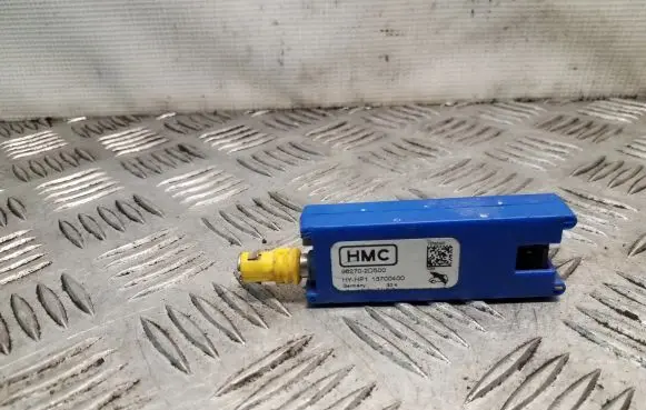 Hyundai Terracan Aerial antenna amplifier 962702D500