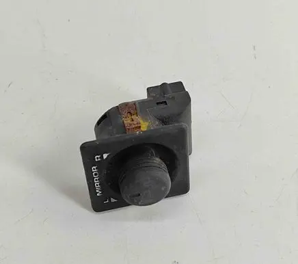Land Rover Discovery Wing mirror switch YUH100260