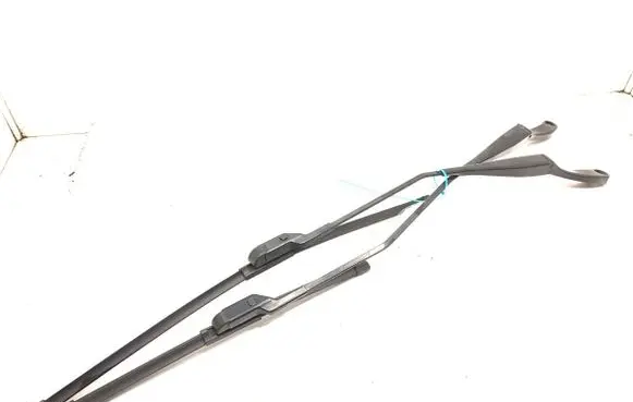 Front wiper blade arm