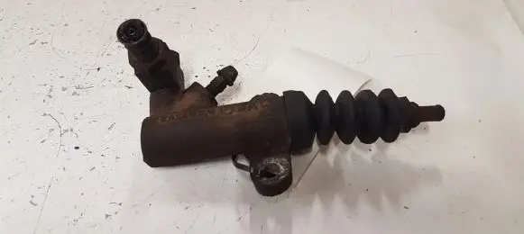 Clutch slave cylinder