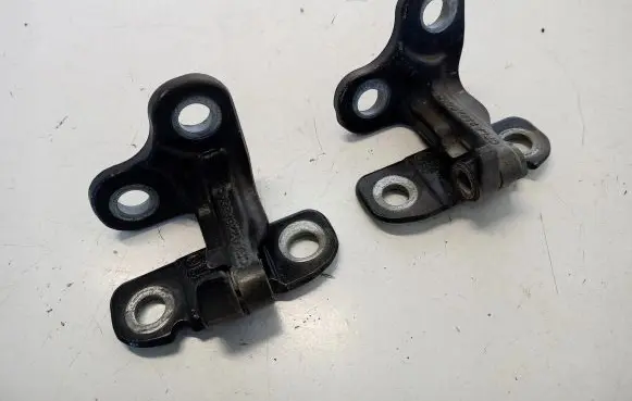 Front door hinge set