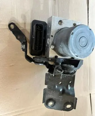 Volkswagen Polo VI ABS Pump