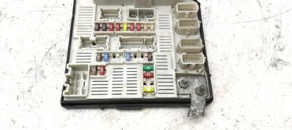 Renault Scenic II - Grand scenic II Fuse module 8200481866 795044 19158083