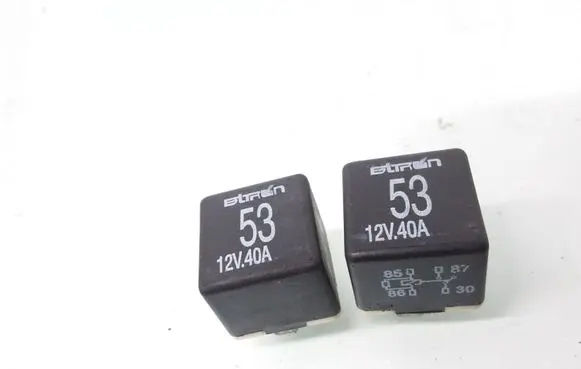 Volkswagen PASSAT B5.5 Other relay 141951253B