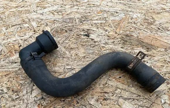 Volkswagen Golf III Engine coolant pipe/hose