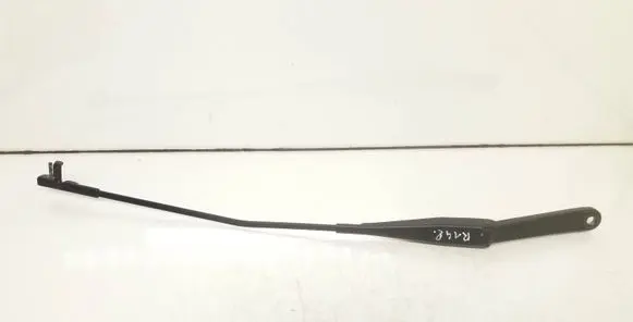 Ford Focus Front wiper blade arm 4M5117526Cd