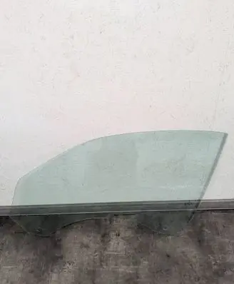 BMW 1 E82 E88 Front door window/glass (coupe) 51337165585 T5716558502