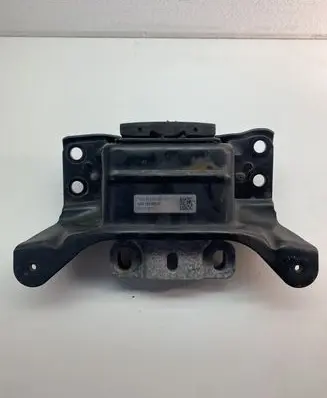 Volkswagen Golf VII Engine mount bracket 5Q0199555R