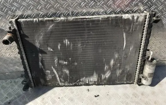 Renault Laguna I Coolant radiator 071583842f 07.158.384.2f