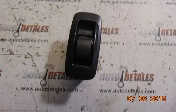 Toyota Corolla Verso AR10 Electric window control switch 848010F030