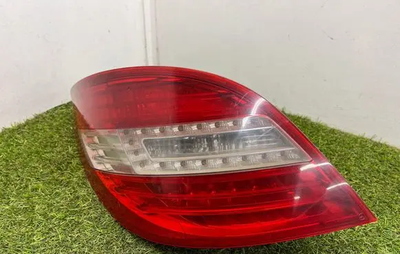 Mercedes-Benz R AMG W251 Rear/tail lights A2518201964