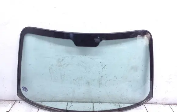 Land Rover Freelander Front windscreen/windshield window AS1