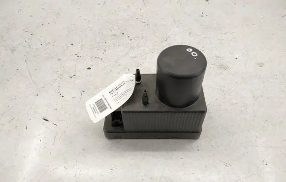 Mercedes-Benz C W203 Central locking vacuum pump A2038000048 2038000048