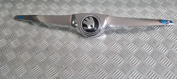 Skoda Fabia Mk2 (5J) Front bumper upper radiator grill 5J0853633C 5J0853661A 1275140090